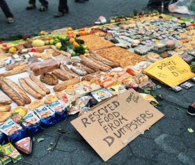 Des tonnes de nourriture comestible sont gaspillées chaque année. (Photo : The Hunger Site, via Facebook.)