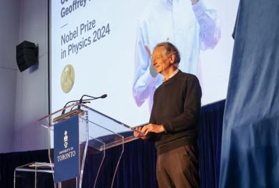 Geoffrey Hinton, leader du développement de l’intelligence artificielle, a reçu le prix Nobel de physique. (Photo via la page Facebook du département d’informatique de l’université de Toronto.)